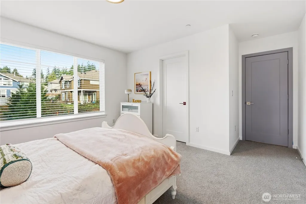 6563 SE 8th Place Renton WA 98059