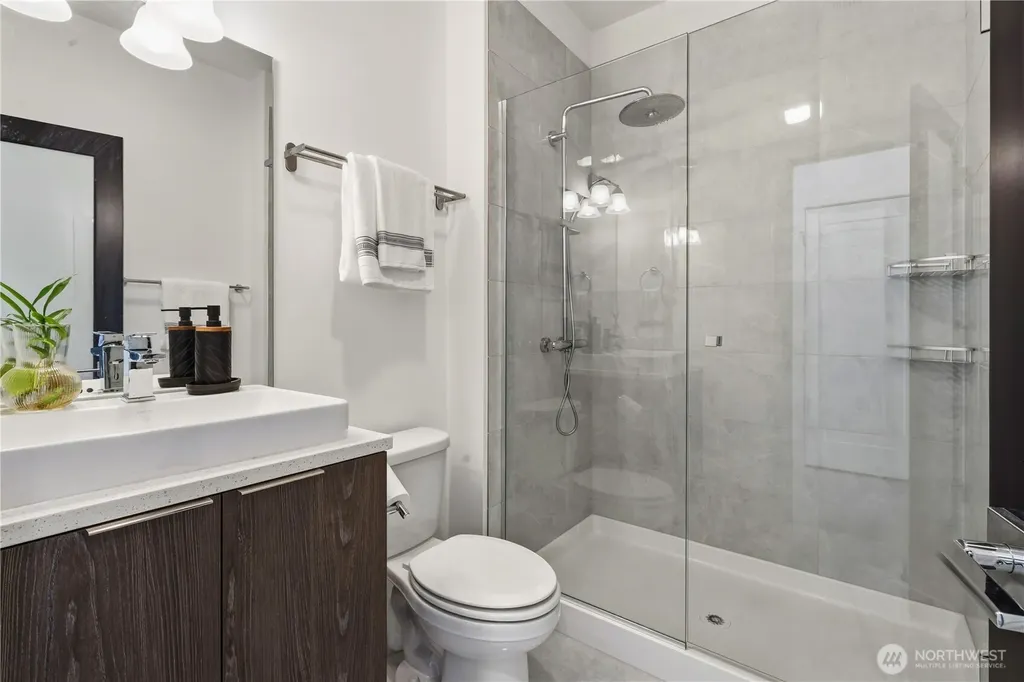 6563 SE 8th Place Renton WA 98059