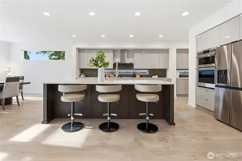 6563 SE 8th Place Renton WA 98059