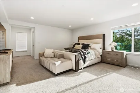 6563 SE 8th Place Renton WA 98059