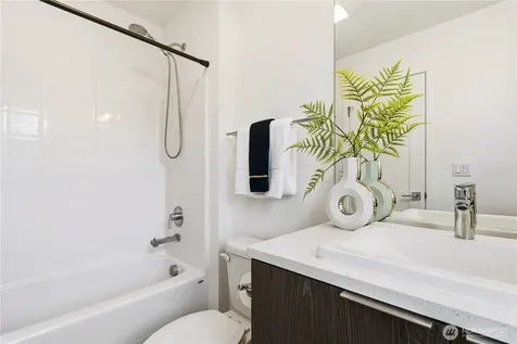 6563 SE 8th Place Renton WA 98059
