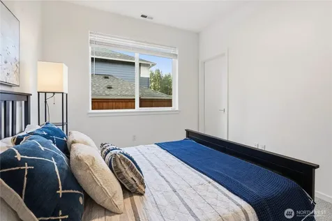 6563 SE 8th Place Renton WA 98059