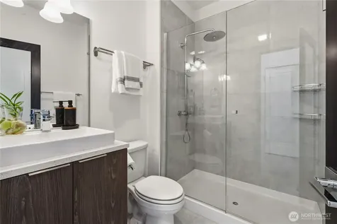 6563 SE 8th Place Renton WA 98059