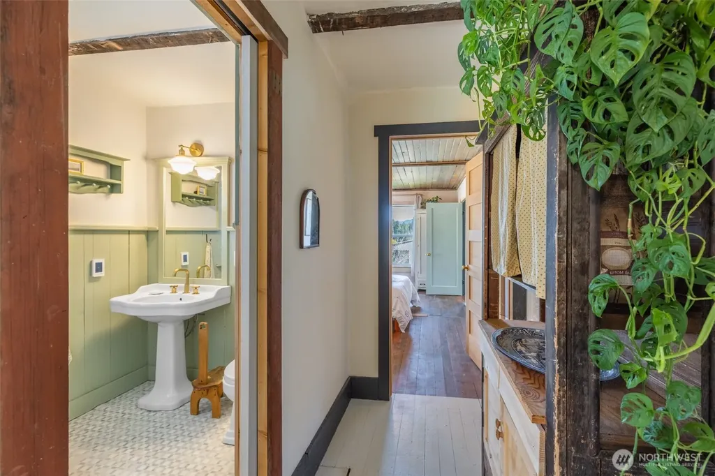 311 W Nevada Avenue Roslyn WA 98941