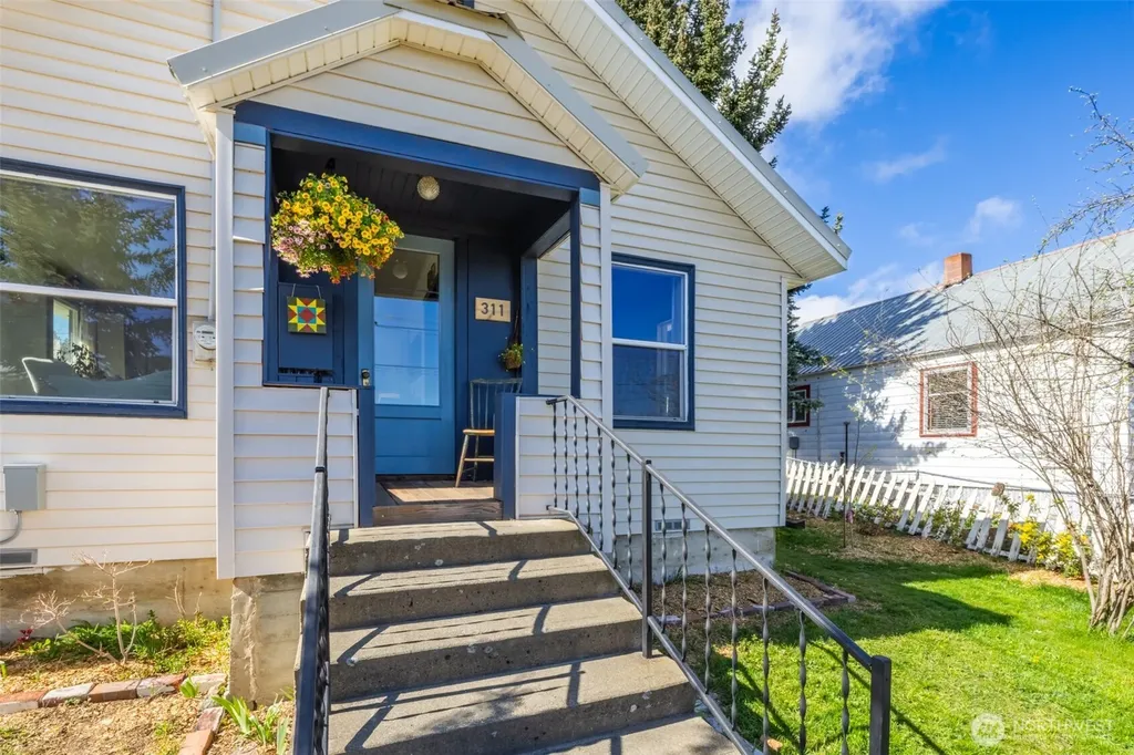 311 W Nevada Avenue Roslyn WA 98941