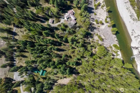 19 Green Road Winthrop WA 98862