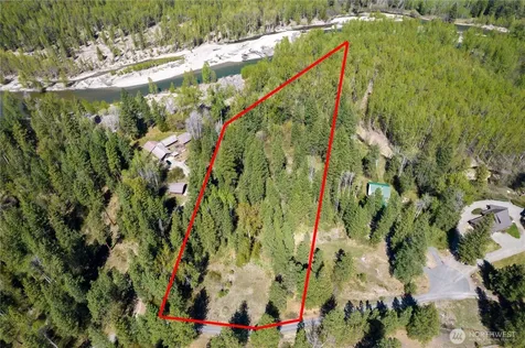 19 Green Road Winthrop WA 98862