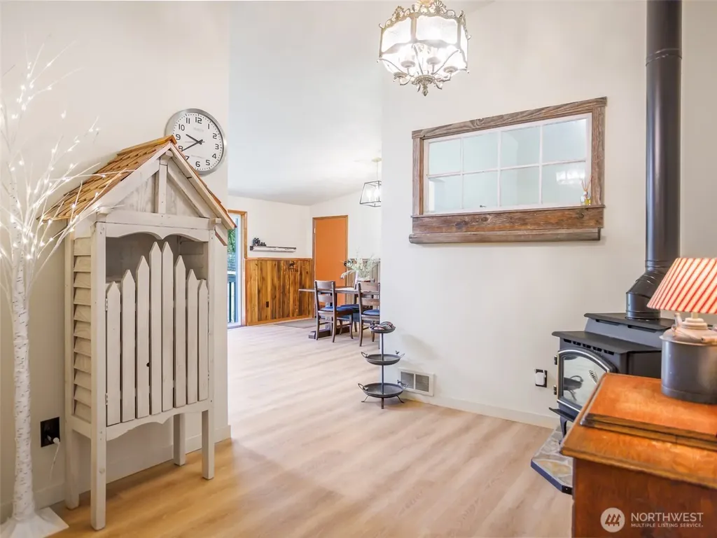 25 Carol Lane Elma WA 98541