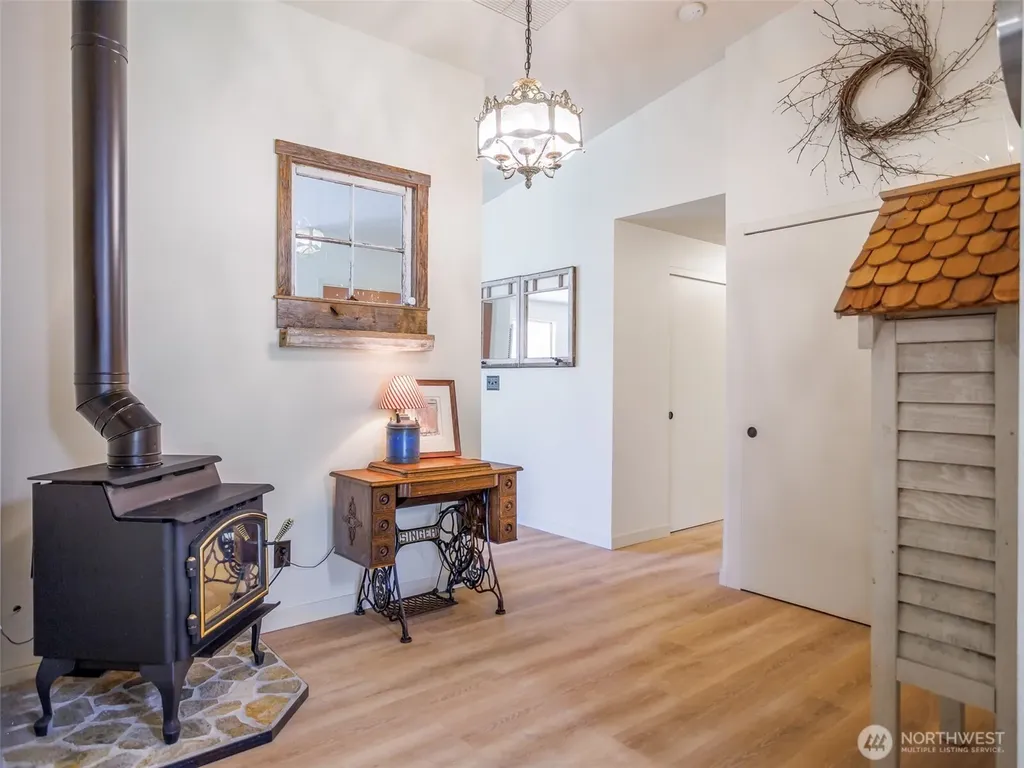 25 Carol Lane Elma WA 98541