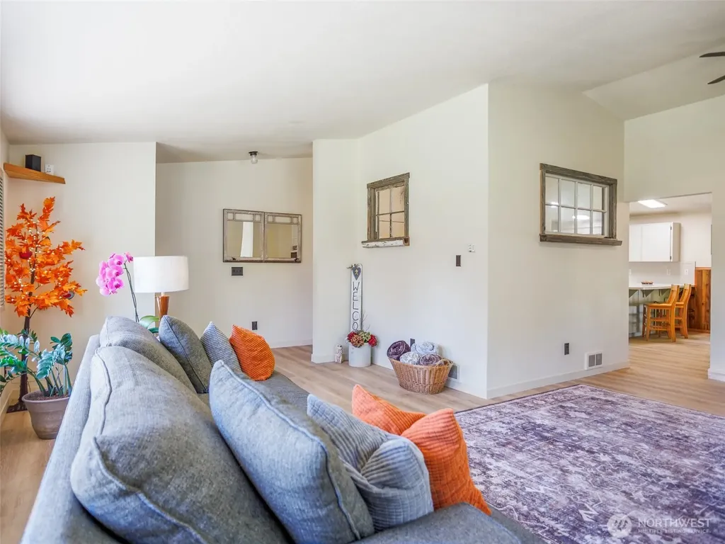 25 Carol Lane Elma WA 98541