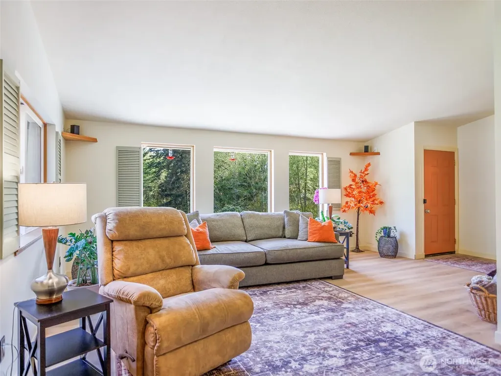 25 Carol Lane Elma WA 98541