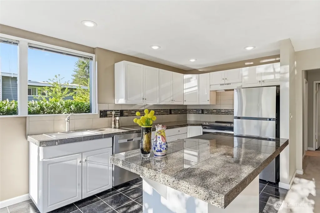 15419 62nd Avenue NE Kenmore WA 98028