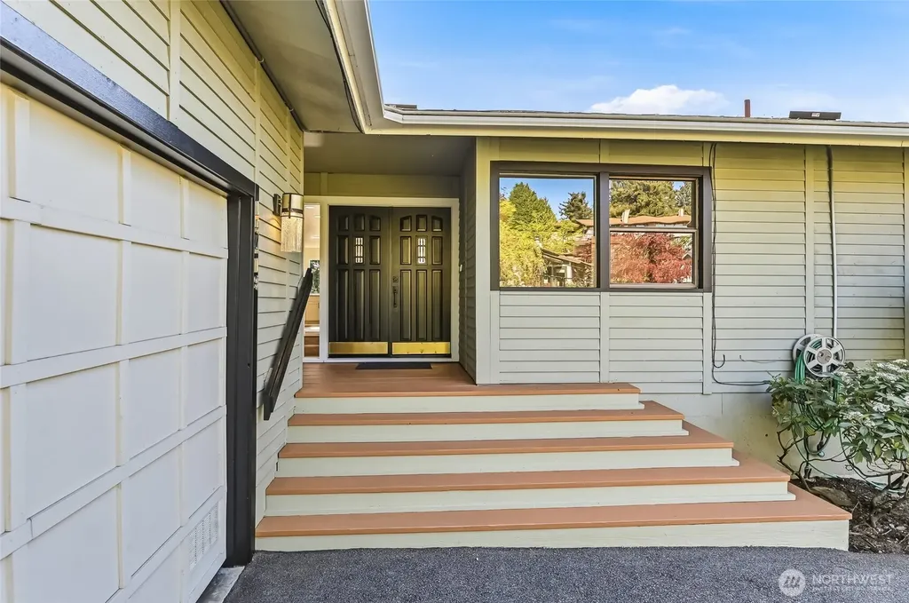 15419 62nd Avenue NE Kenmore WA 98028