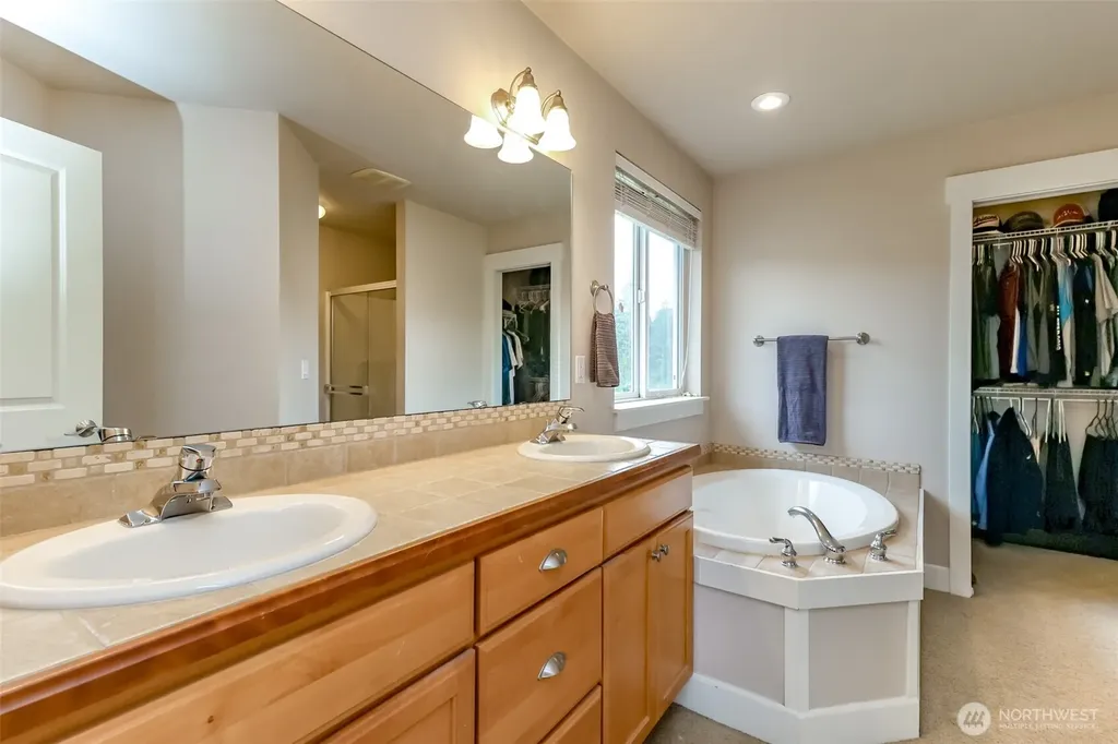6213 122nd Street Ct E Puyallup WA 98373