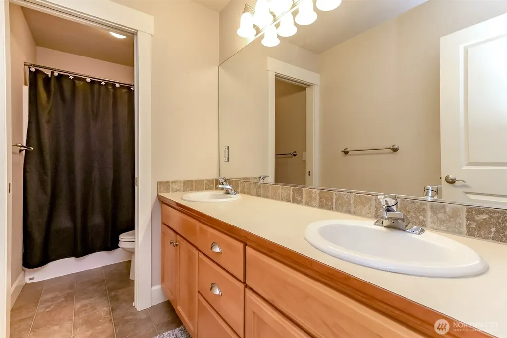 6213 122nd Street Ct E Puyallup WA 98373