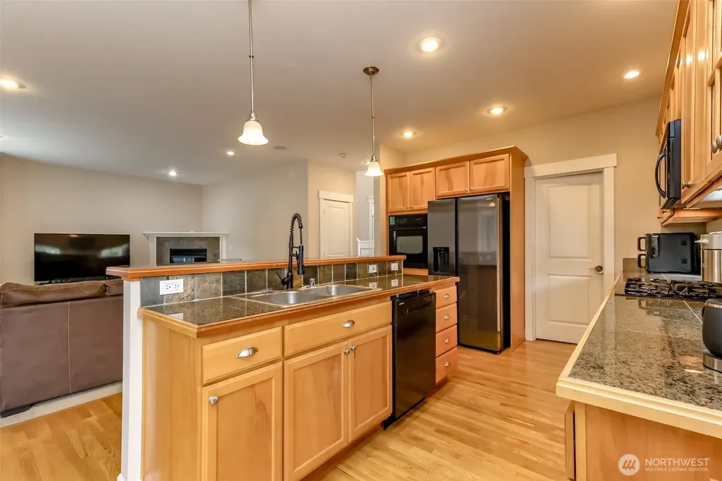 6213 122nd Street Ct E Puyallup WA 98373