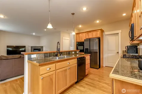 6213 122nd Street Ct E Puyallup WA 98373
