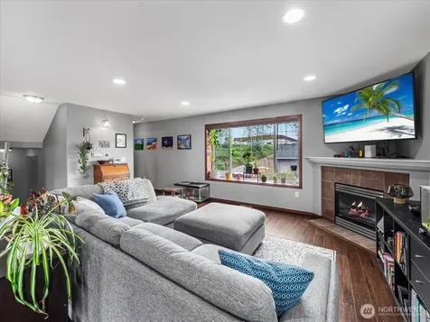 1011 94th Drive NE Lake Stevens WA 98258