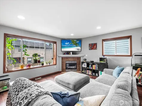 1011 94th Drive NE Lake Stevens WA 98258