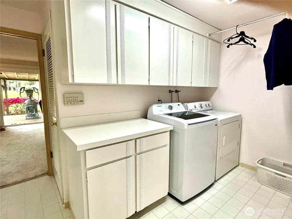 7711 Sapphire Drive SW Lakewood WA 98498