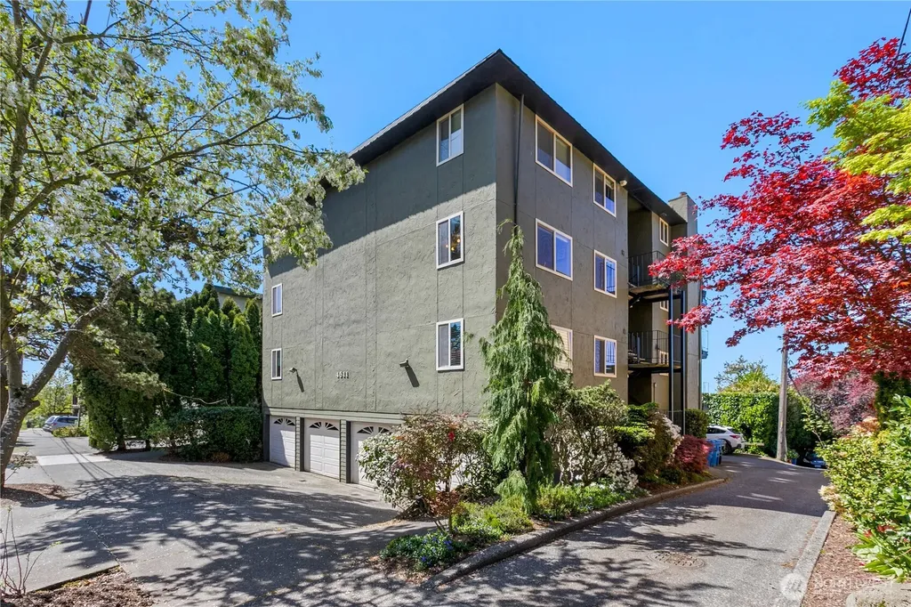 4511 Greenwood Avenue N Seattle WA 98103