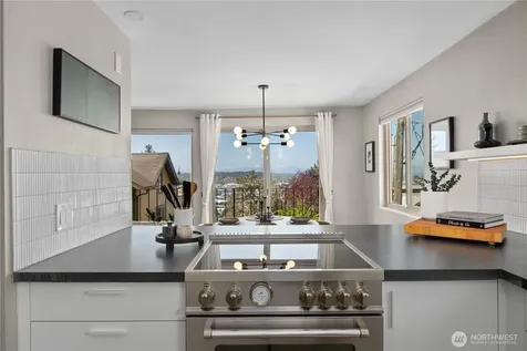 4511 Greenwood Avenue N Seattle WA 98103