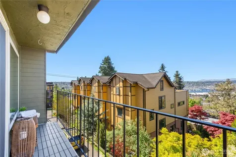 4511 Greenwood Avenue N Seattle WA 98103