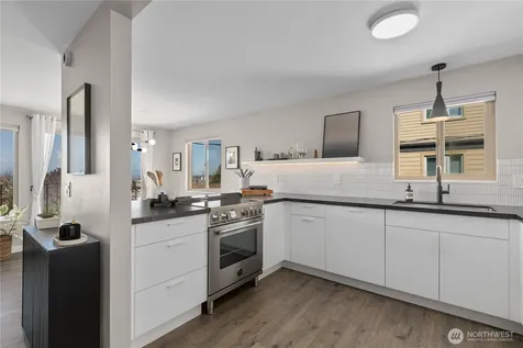 4511 Greenwood Avenue N Seattle WA 98103