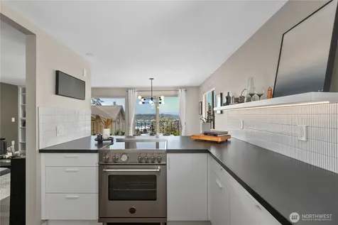 4511 Greenwood Avenue N Seattle WA 98103