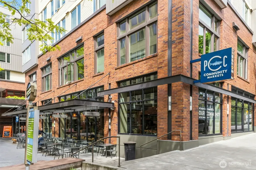 621 NE 77th Street Seattle WA 98115