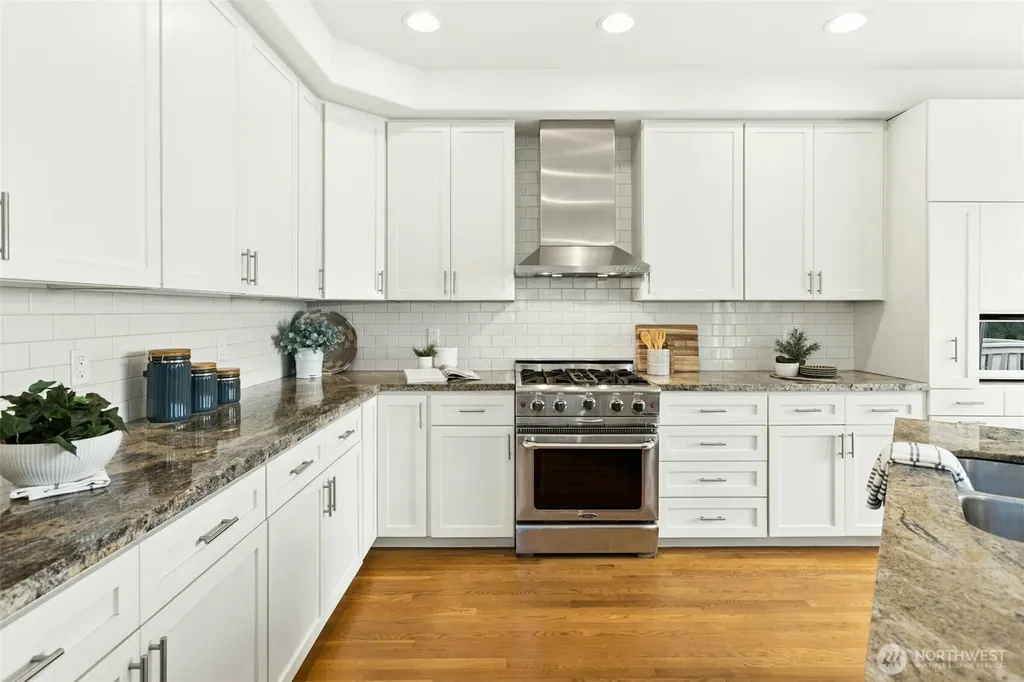 621 NE 77th Street Seattle WA 98115