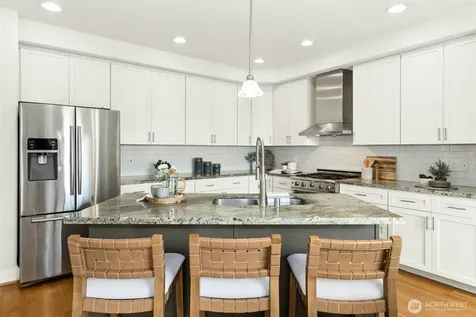 621 NE 77th Street Seattle WA 98115
