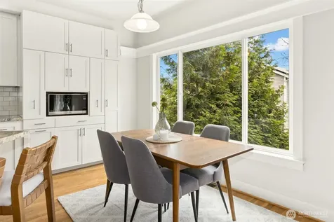 621 NE 77th Street Seattle WA 98115