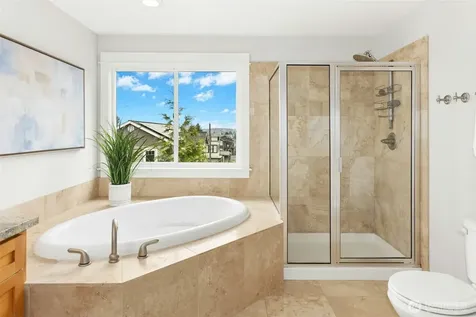 621 NE 77th Street Seattle WA 98115