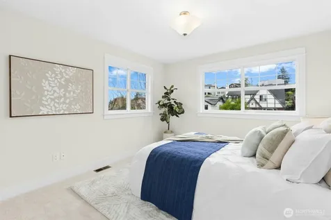 621 NE 77th Street Seattle WA 98115