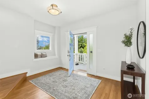 621 NE 77th Street Seattle WA 98115