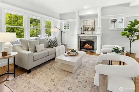 621 NE 77th Street Seattle WA 98115