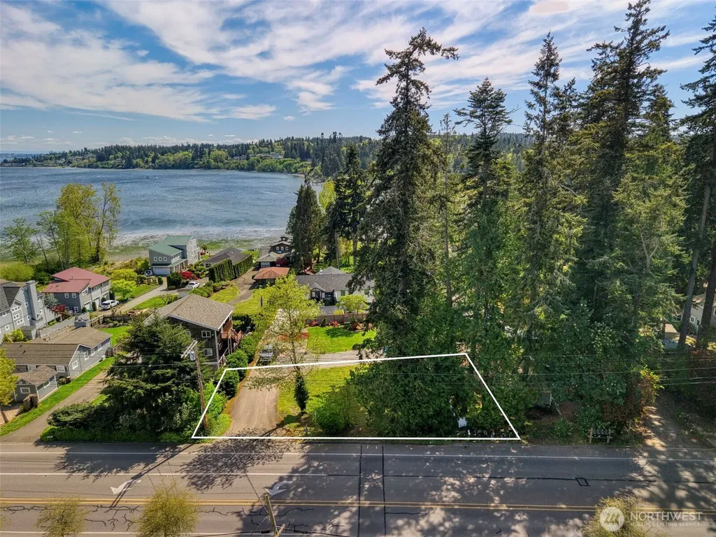 25933 Coveview Lane NE Kingston WA 98346