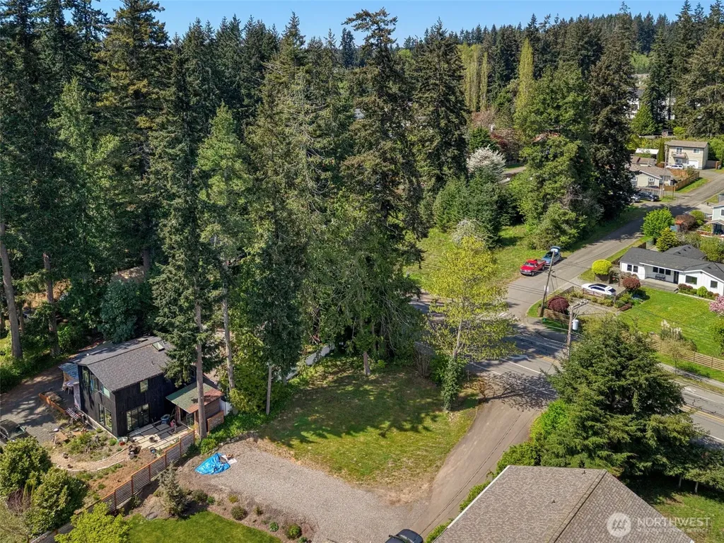 25933 Coveview Lane NE Kingston WA 98346