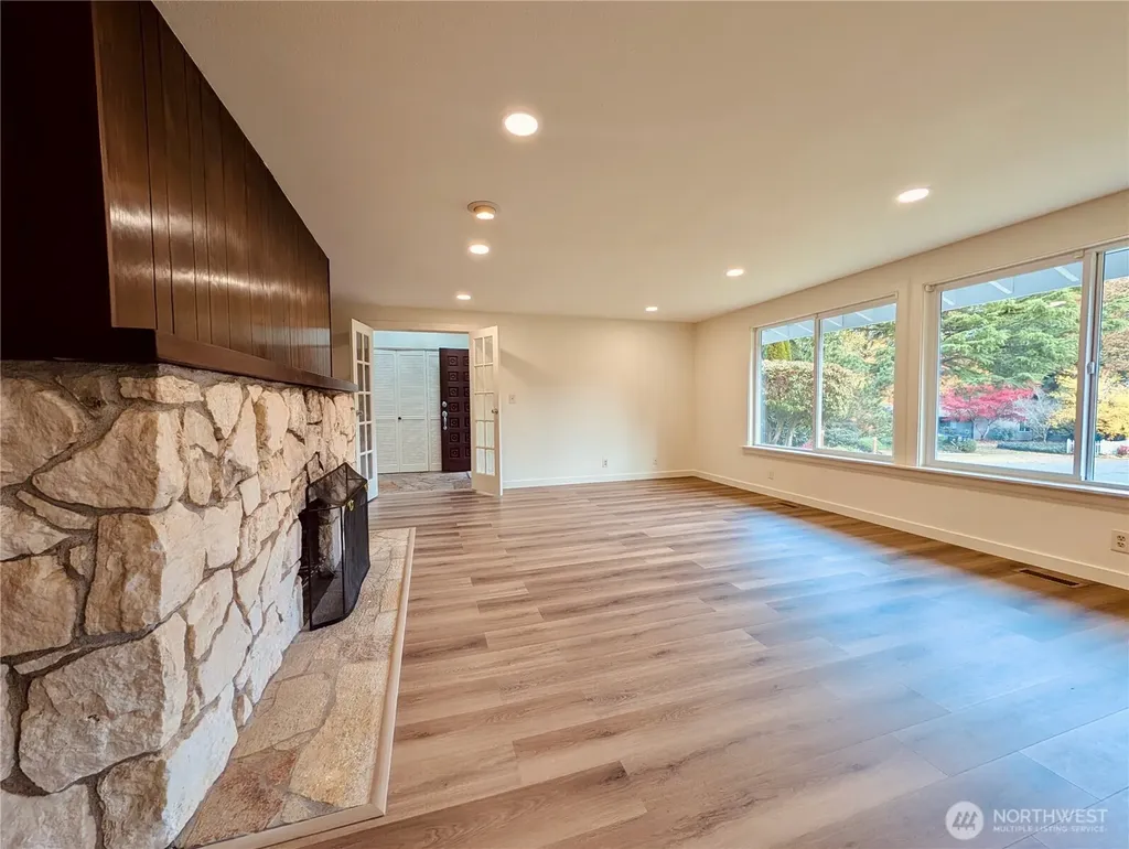 1135 147th Pl NE Bellevue WA 98007