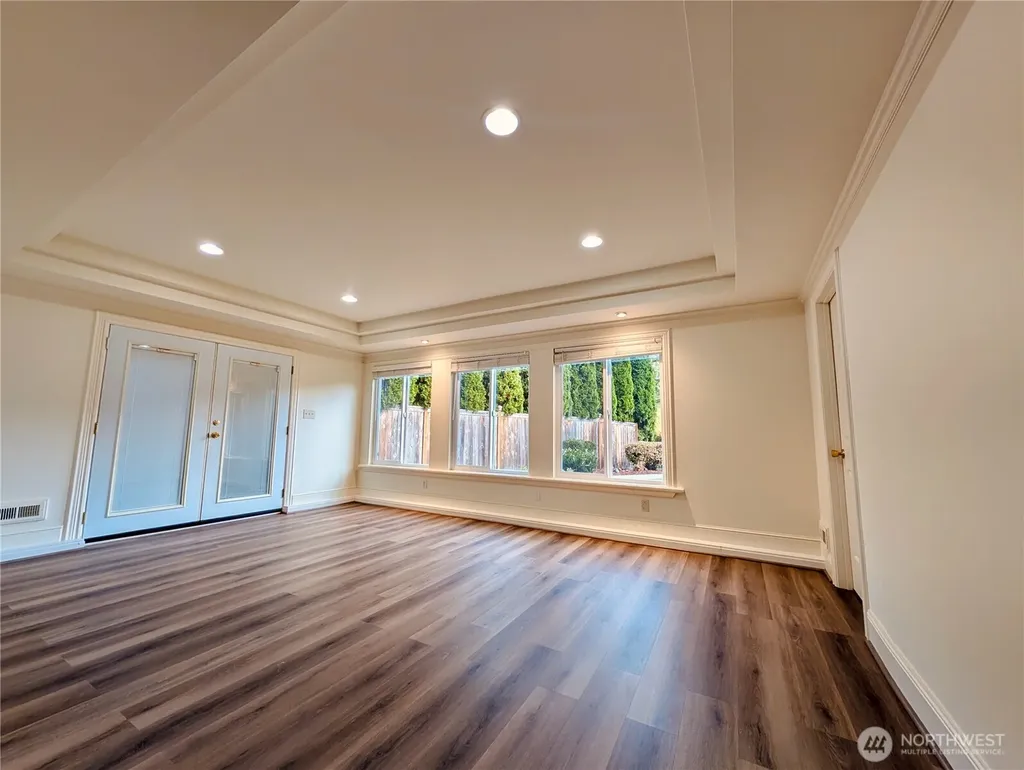 1135 147th Pl NE Bellevue WA 98007