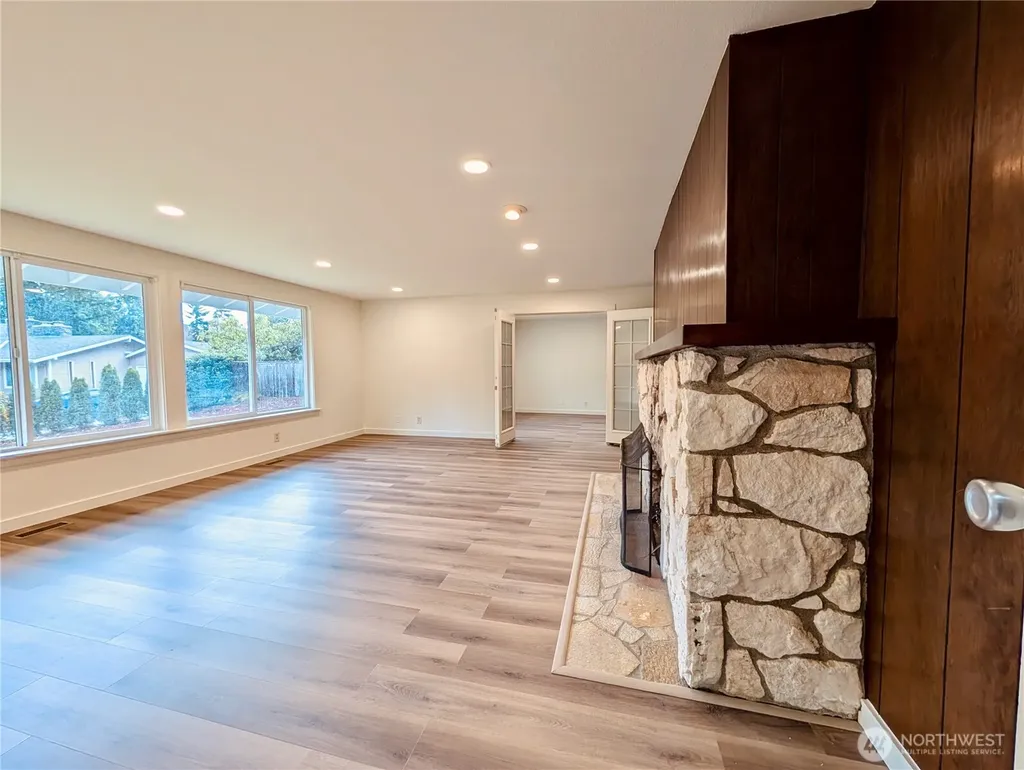 1135 147th Pl NE Bellevue WA 98007