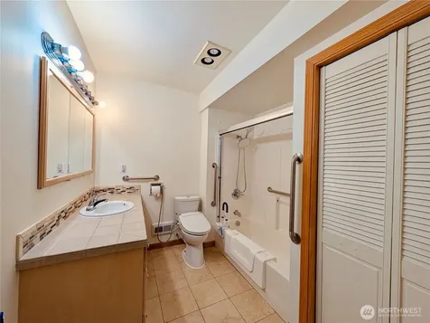 1135 147th Pl NE Bellevue WA 98007