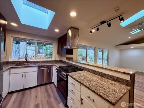 1135 147th Pl NE Bellevue WA 98007