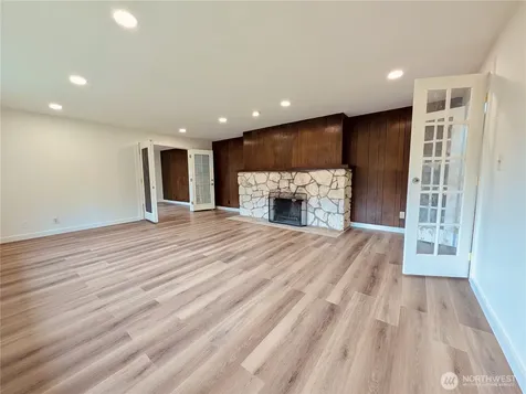 1135 147th Pl NE Bellevue WA 98007