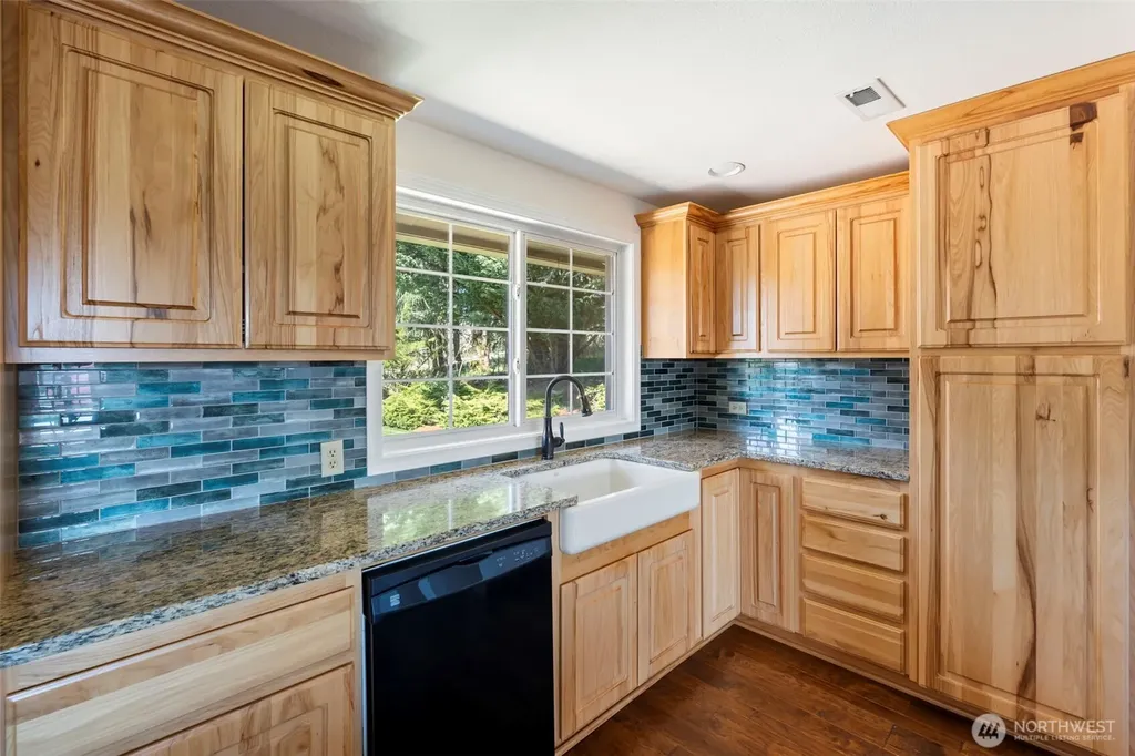 124 Gunnell Road Winlock WA 98596
