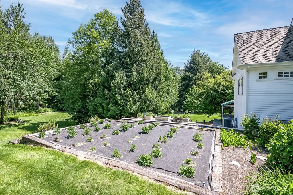 24217 116th Avenue E Graham WA 98338