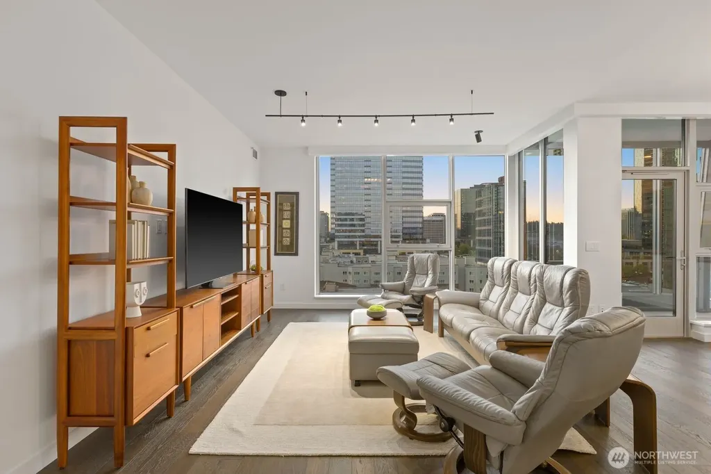 188 Bellevue Way NE Bellevue WA 98004