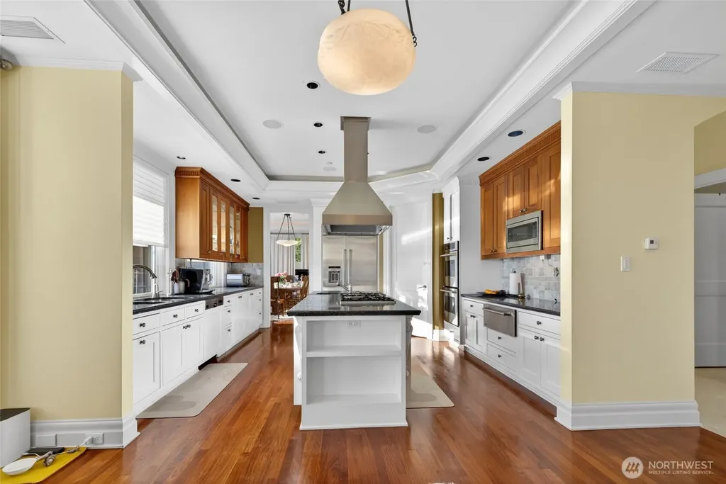 10419 NE 53rd Street Kirkland WA 98033
