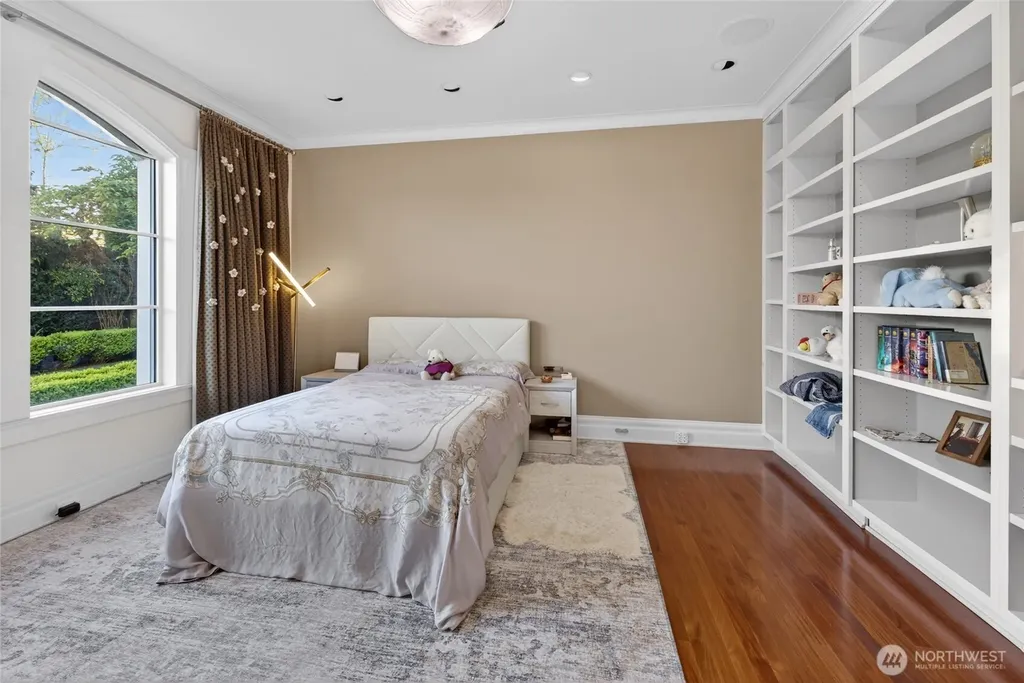 10419 NE 53rd Street Kirkland WA 98033